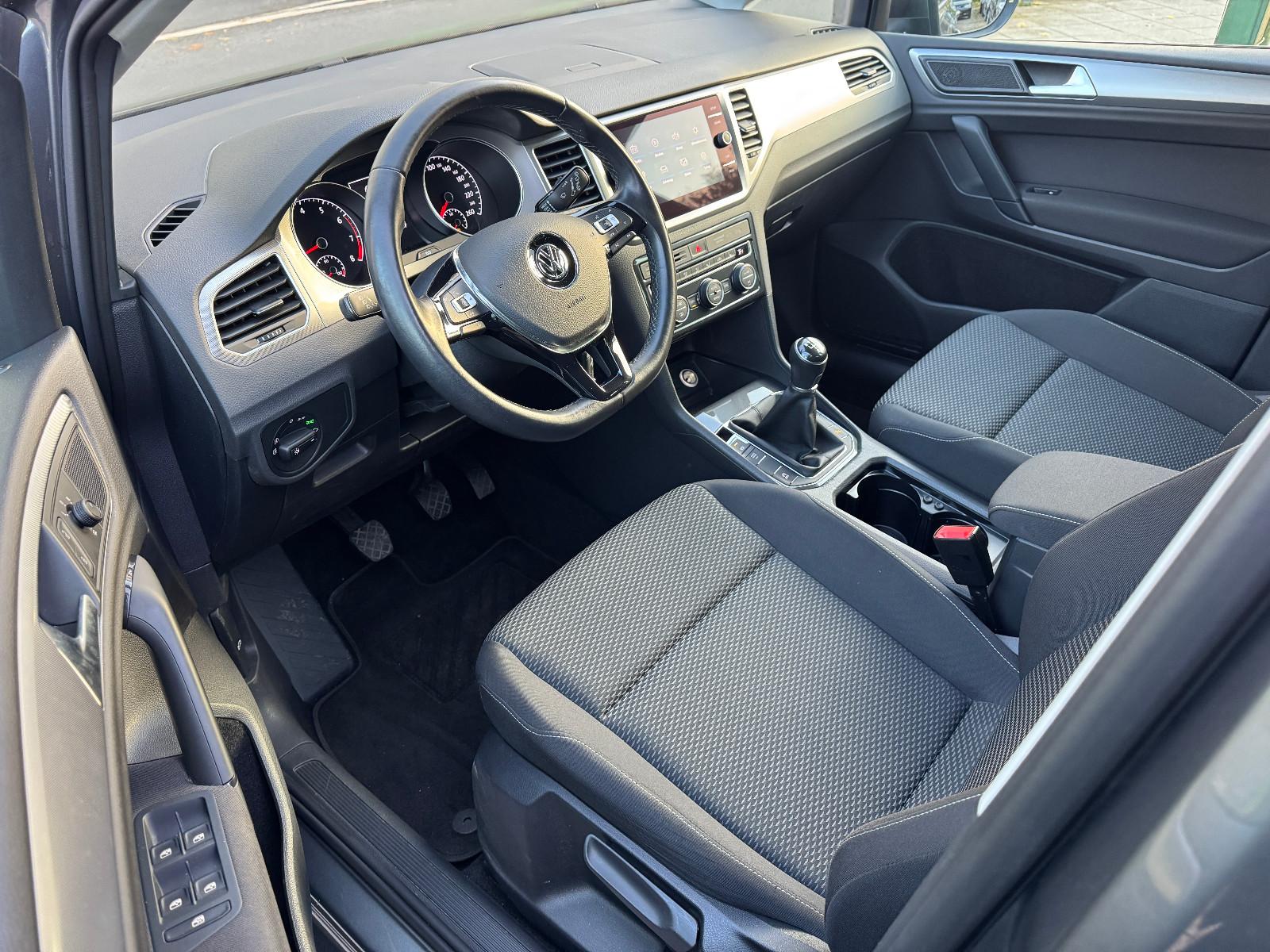 Volkswagen Golf SportsvanVII Trendline PDC V+H Tempomat AHK, миниатюра 7
