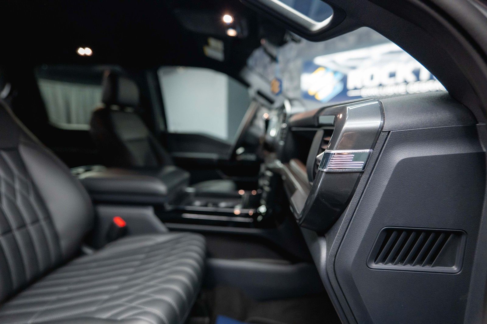 Fahrzeugabbildung Ford F150 5.0L V8 4x4 Offroad SuperCrew RAPTOR 19%