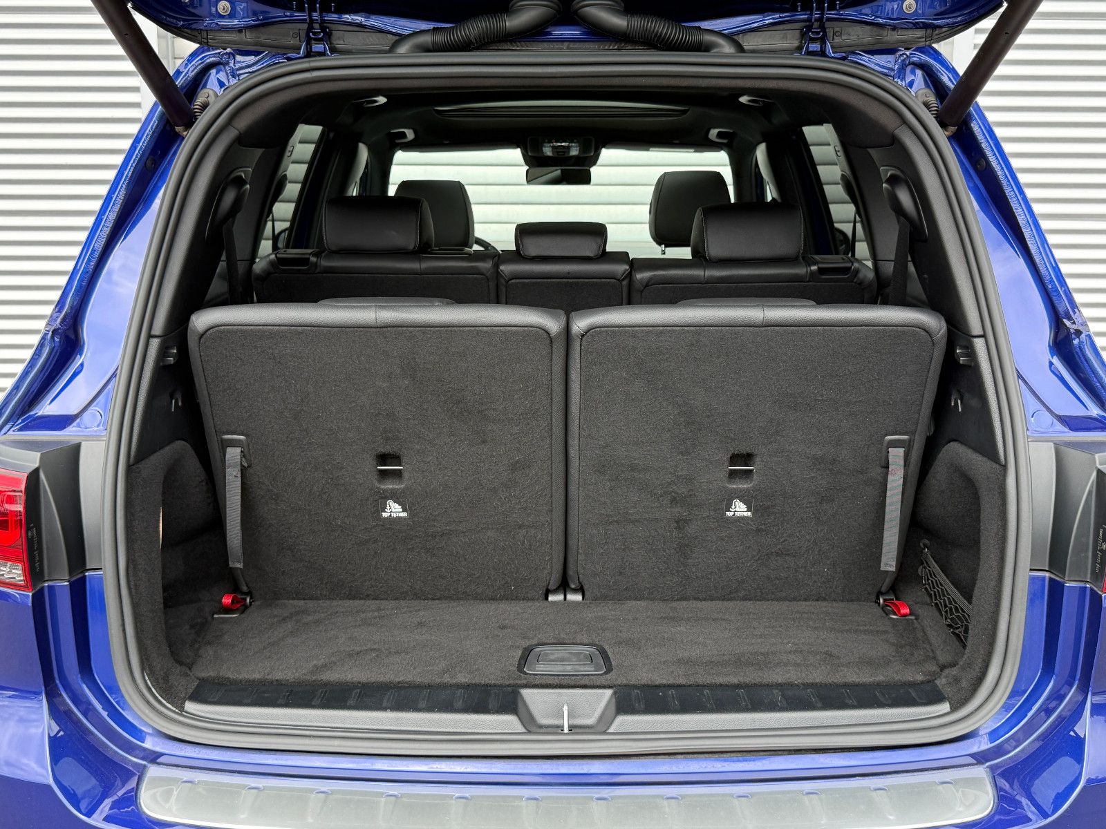 Fahrzeugabbildung Mercedes-Benz GLB 35 AMG 4Matic ACC Burmester 360°K Pano Night