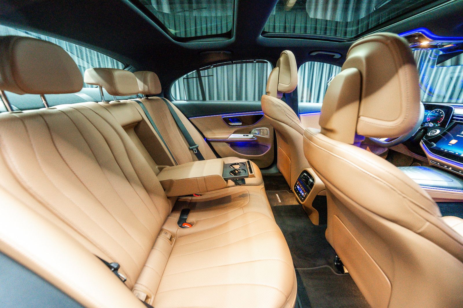 Fahrzeugabbildung Mercedes-Benz E 200 AMG MY26*Premium Plus*Superscreen*Keyless*