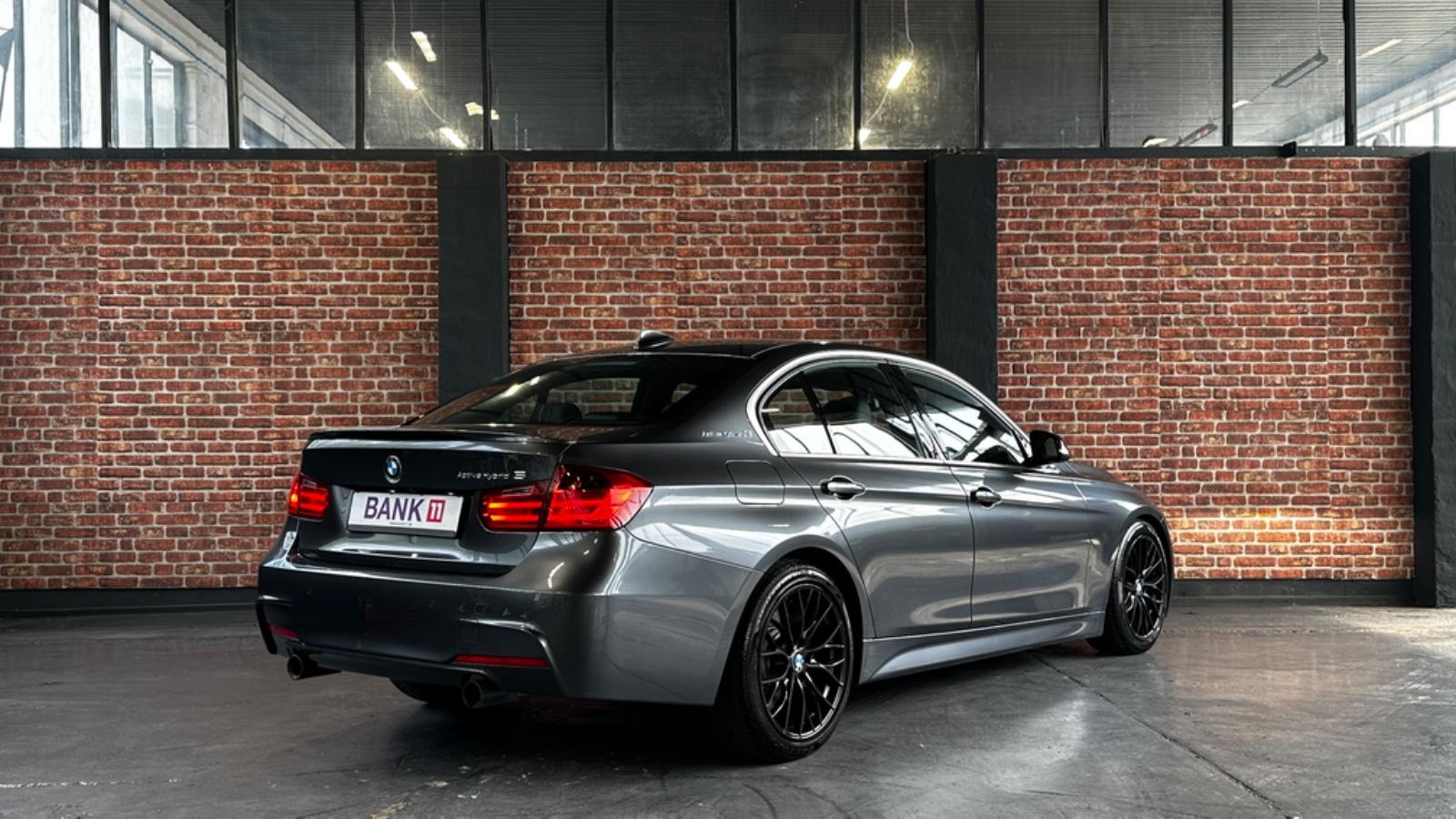 BMW 335i Hybrid | 306 ch | BVM | Cuir | Caméra | Sièges électriques | Sièges chauffants | Toit ouvrant