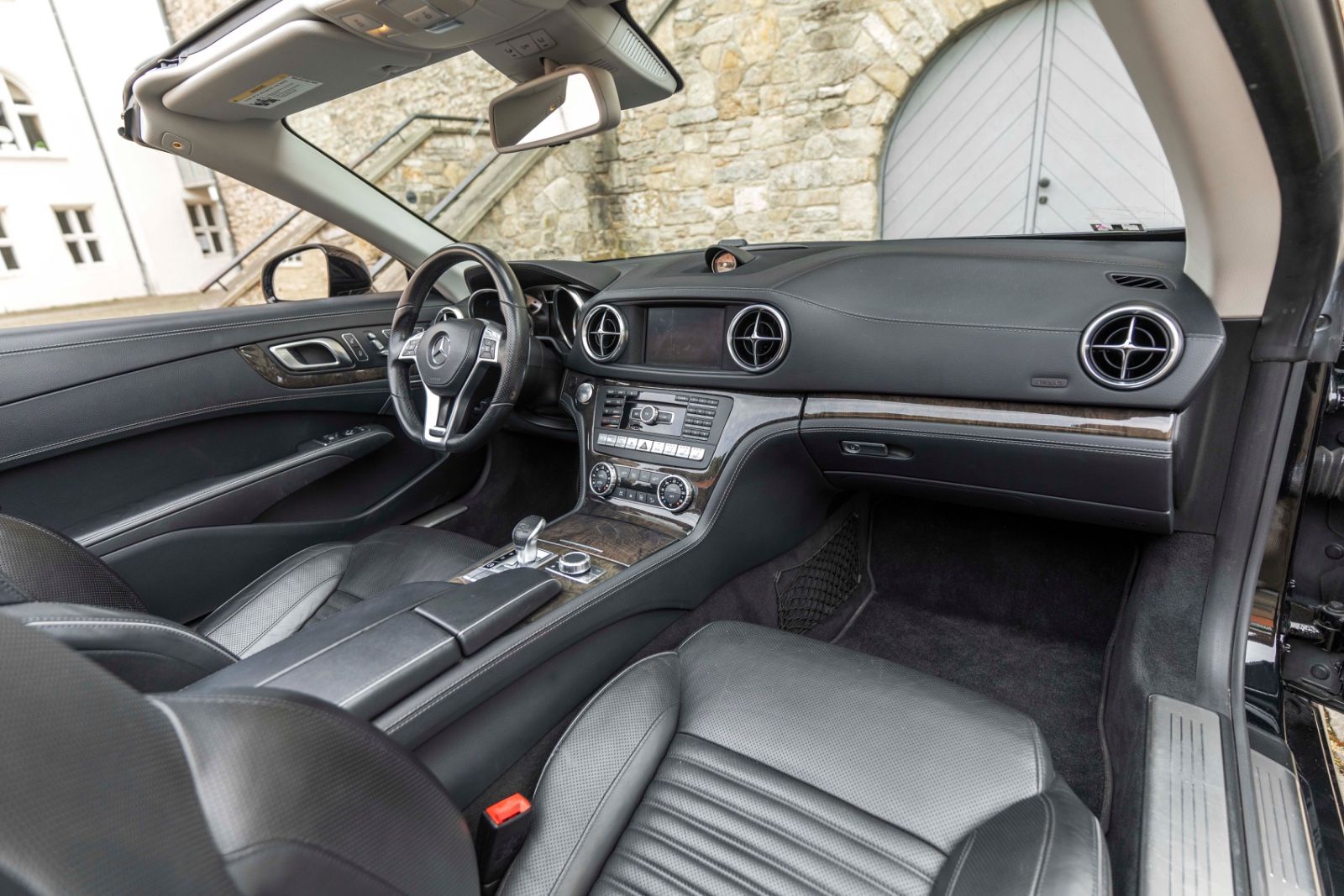 Fahrzeugabbildung Mercedes-Benz SL 400 Roadster H&K KAM NAV AMBIENT 19' RDK TOTW