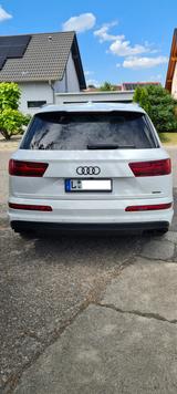 Audi Q7 3.0TDI S-Line*7-SITZER*LUFT*PANO*AHK*HUD*LED - Audi Q7 Gebrauchtwagen in Leipzig