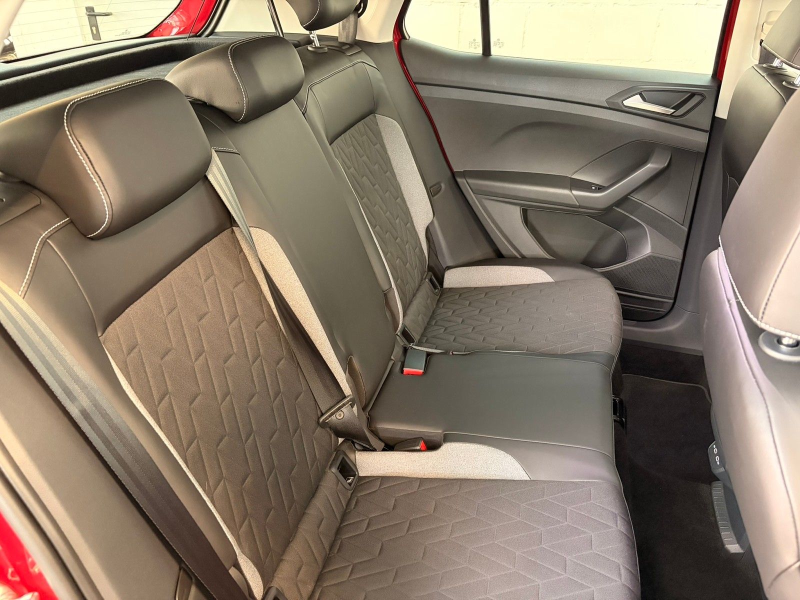 Fahrzeugabbildung Volkswagen T-Cross Goal 1.0 TSI +Navi+ACC+LED+Travel-Assist