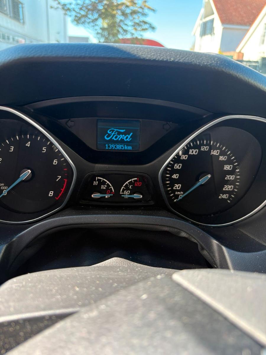 Ford Focus 2014 — photo 8