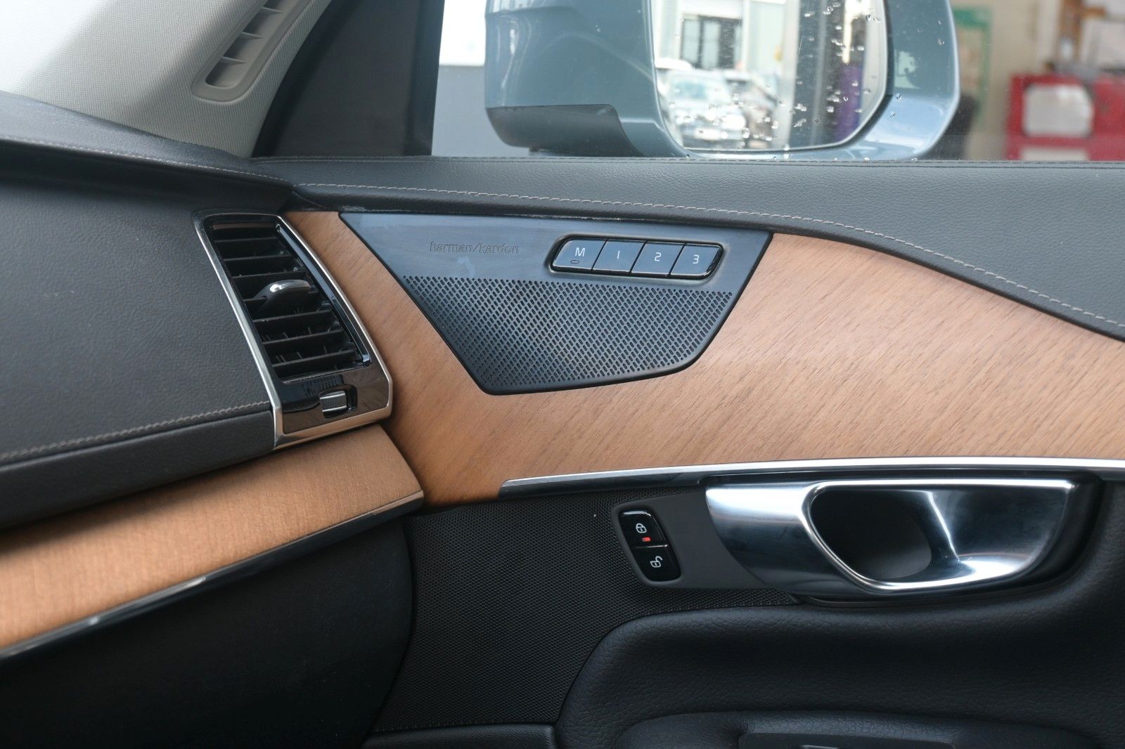 Fahrzeugabbildung Volvo XC90 B5 Inscrip. AWD*LUFT*H&K*ACC*NAV*STDHZG*RFK