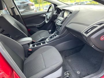Ford Focus - 12