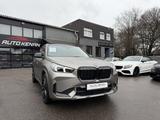 BMW iX1 xDrive30 xLine DAP/HUD/AHK/Leder/PAP+/H&K - silberne BMW iX1
