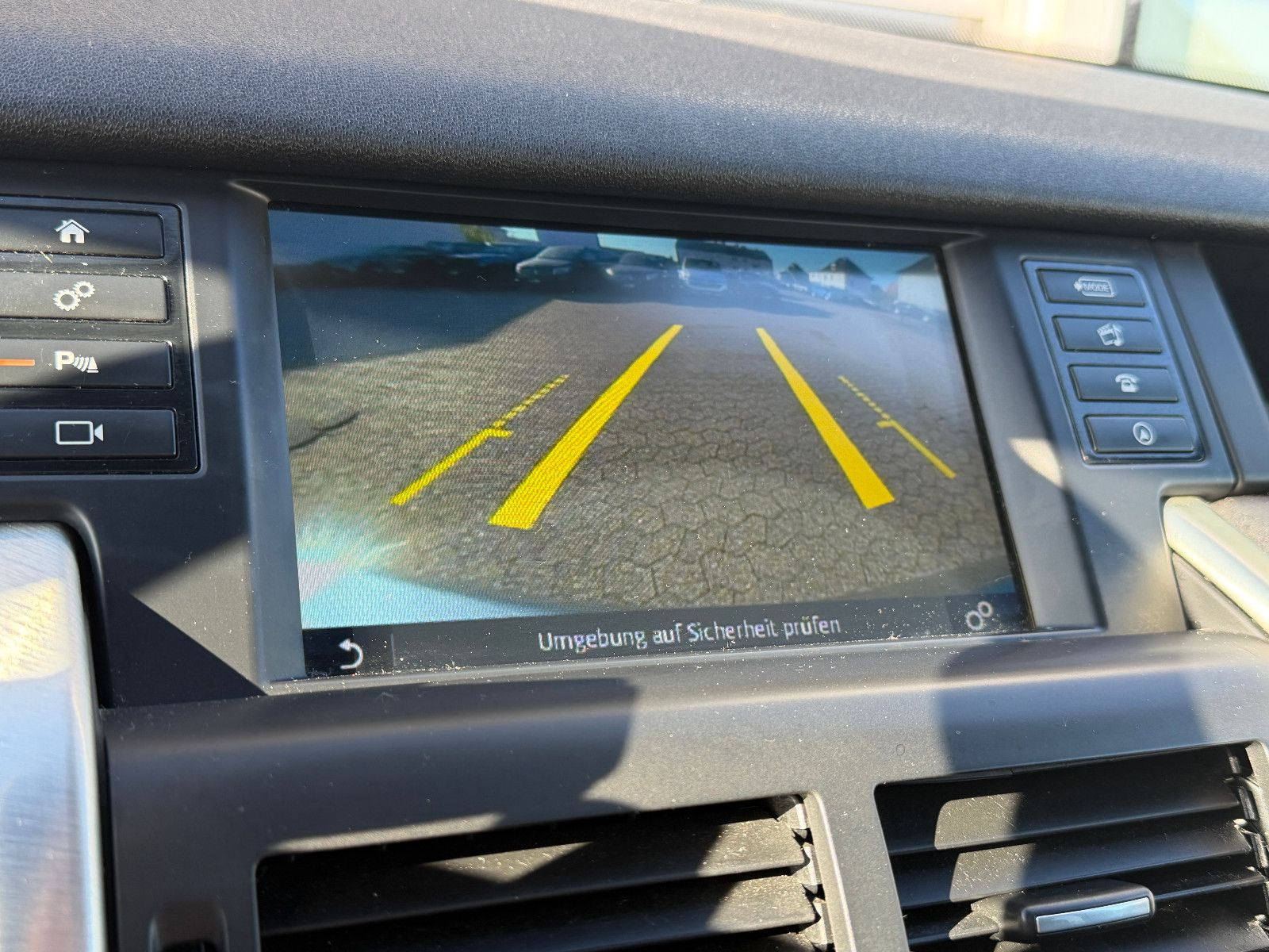 Fahrzeugabbildung Land Rover Discovery Sport SE AWD/PANO/ACC/NAVI/KAMERA/SHZ
