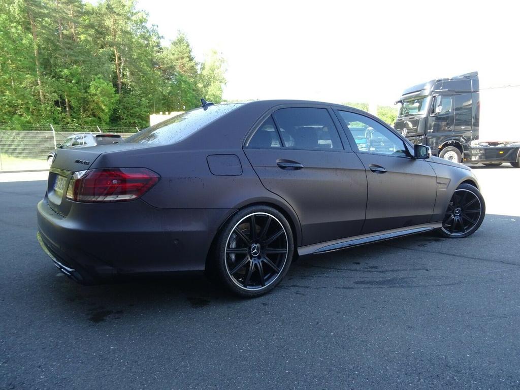 Mercedes-Benz E 63 AMG