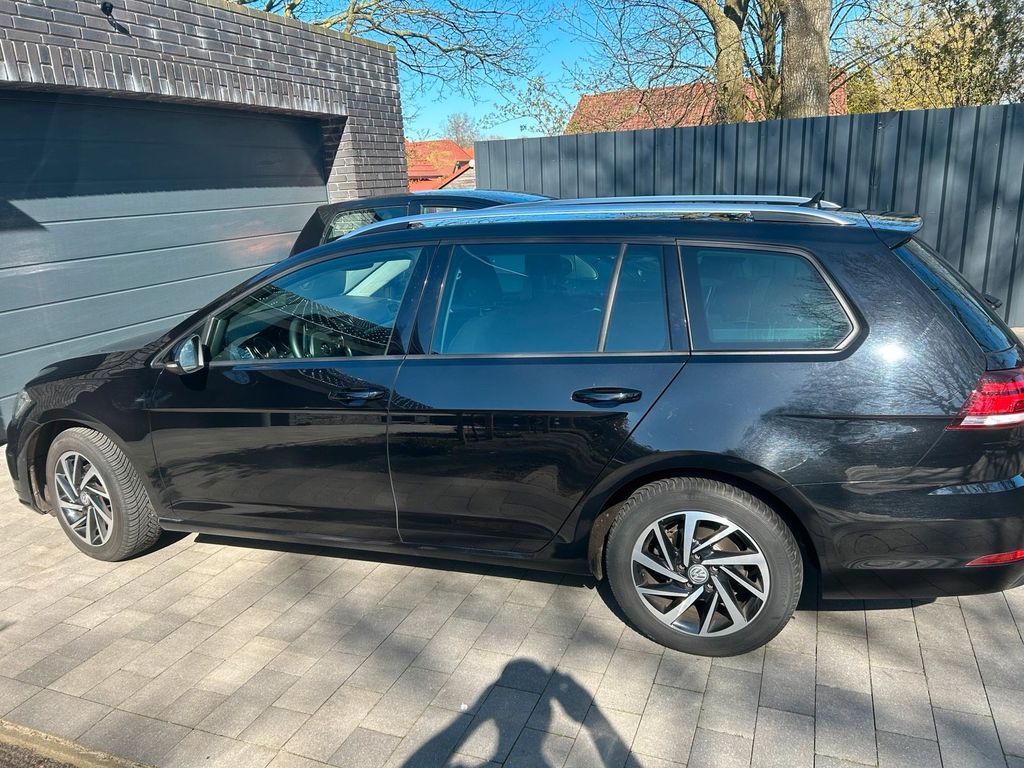 Image of Volkswagen Golf