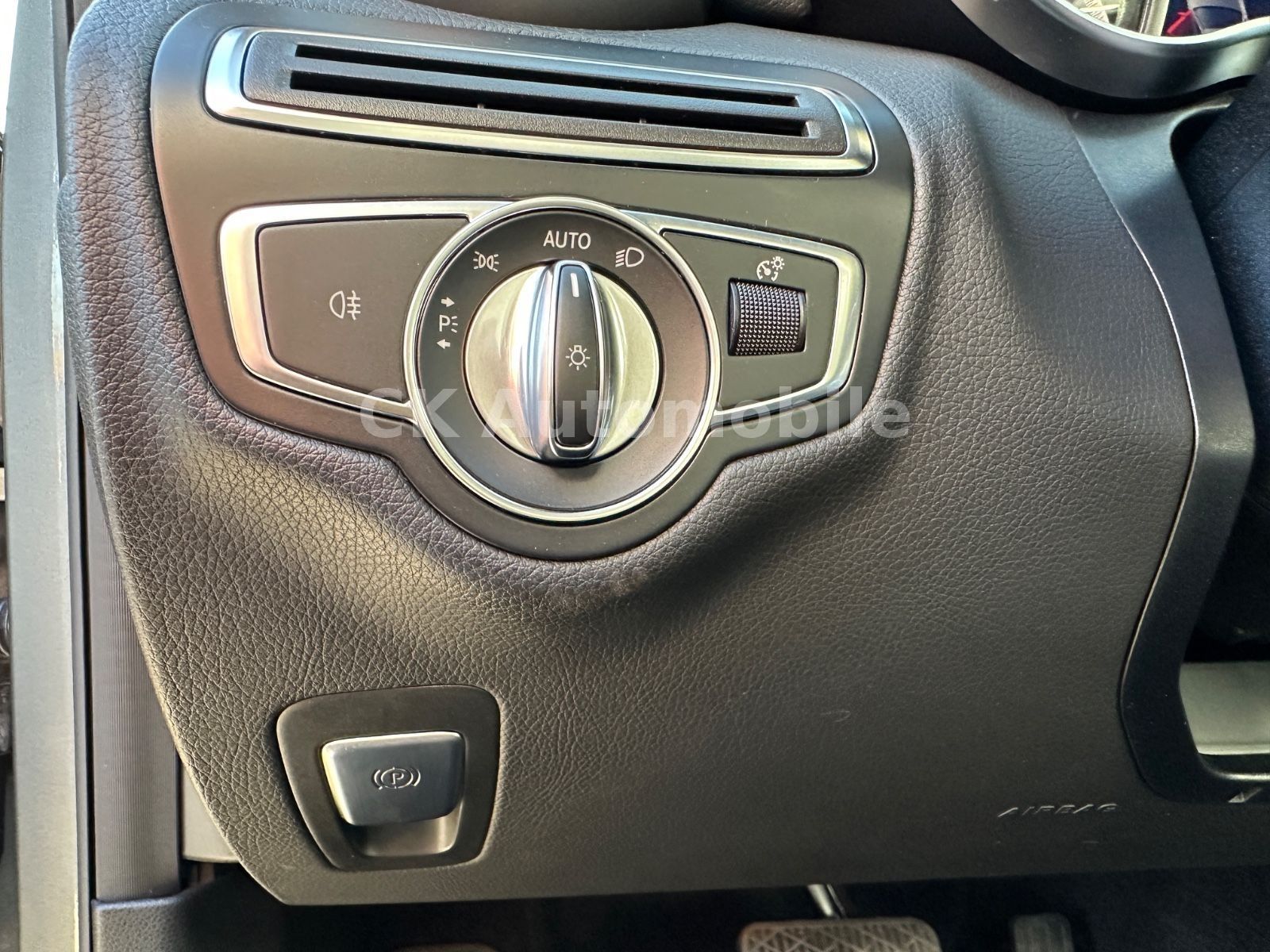 Fahrzeugabbildung Mercedes-Benz C 200 CGI Lim. Avantgarde Autom./Navi/LED/ILS