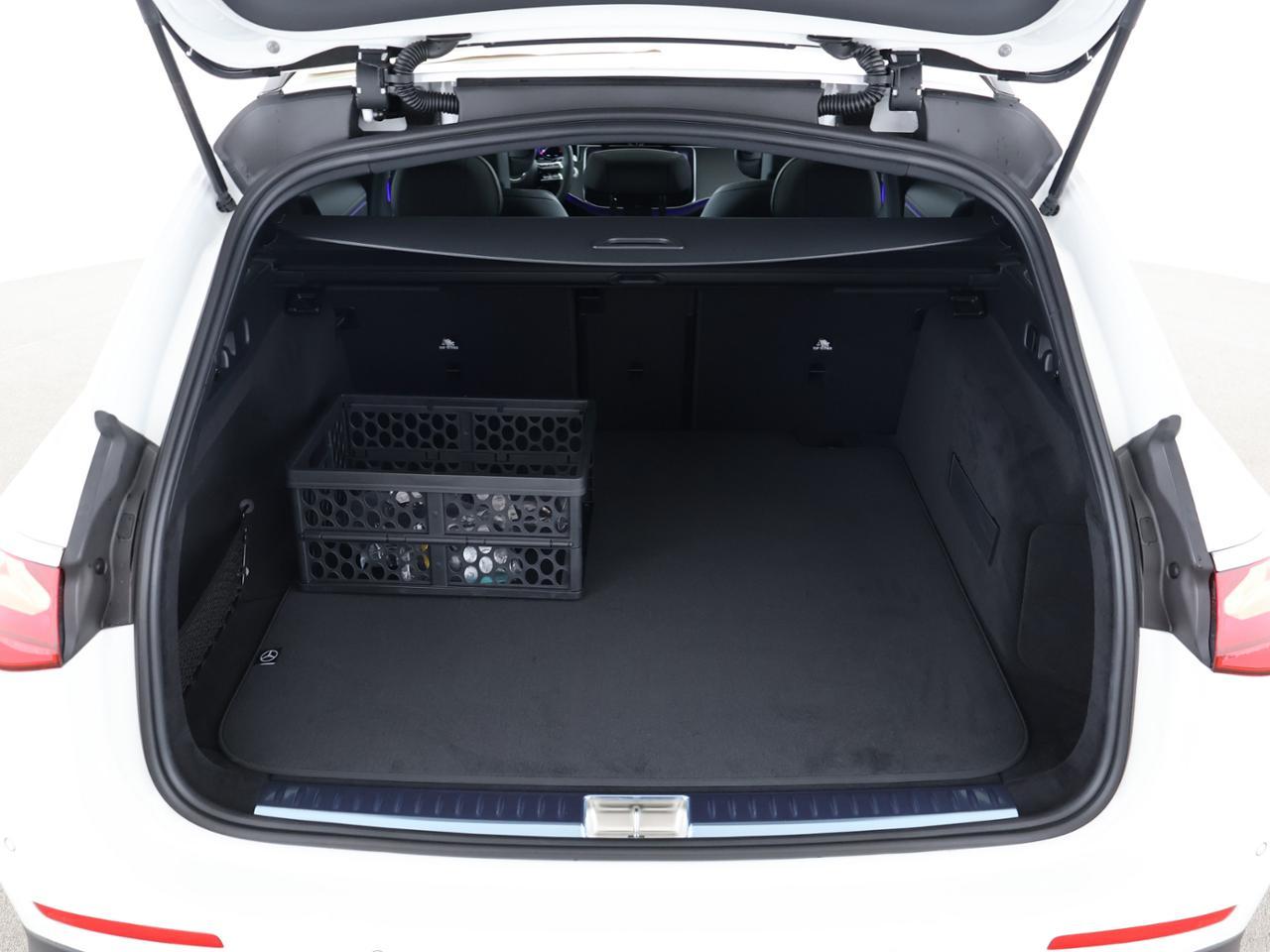 Mercedes-Benz E 220 d T AMG Digital Light Night Burmester MBUX