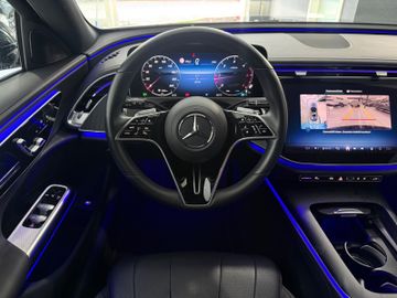 Mercedes E 200 - 5