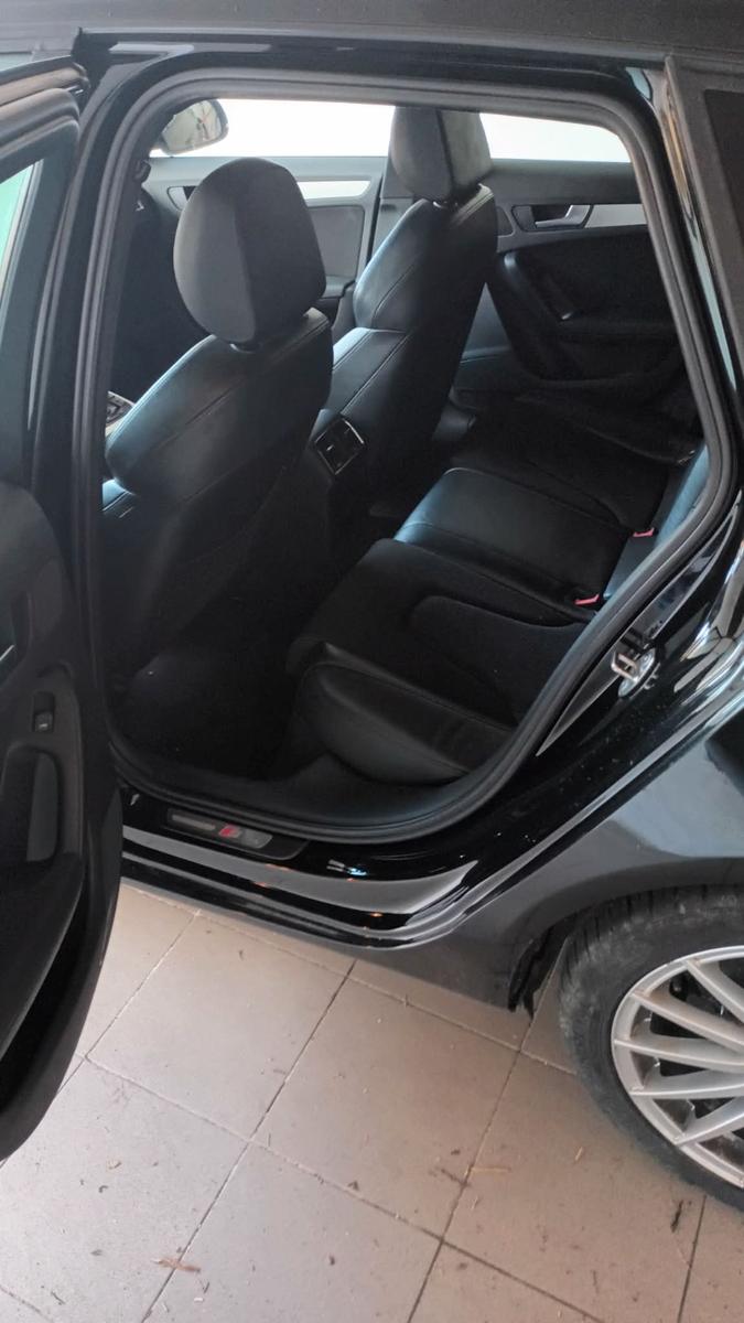 Audi A4 2011 — photo 5