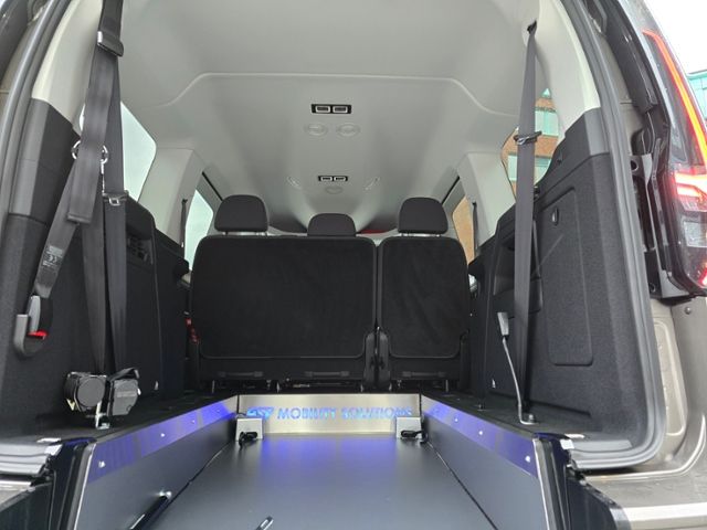 Fahrzeugabbildung Volkswagen Caddy Life Maxi inkl. Rollstuhlrampe