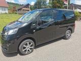 Nissan NV200 - schwarze Nissan NV200