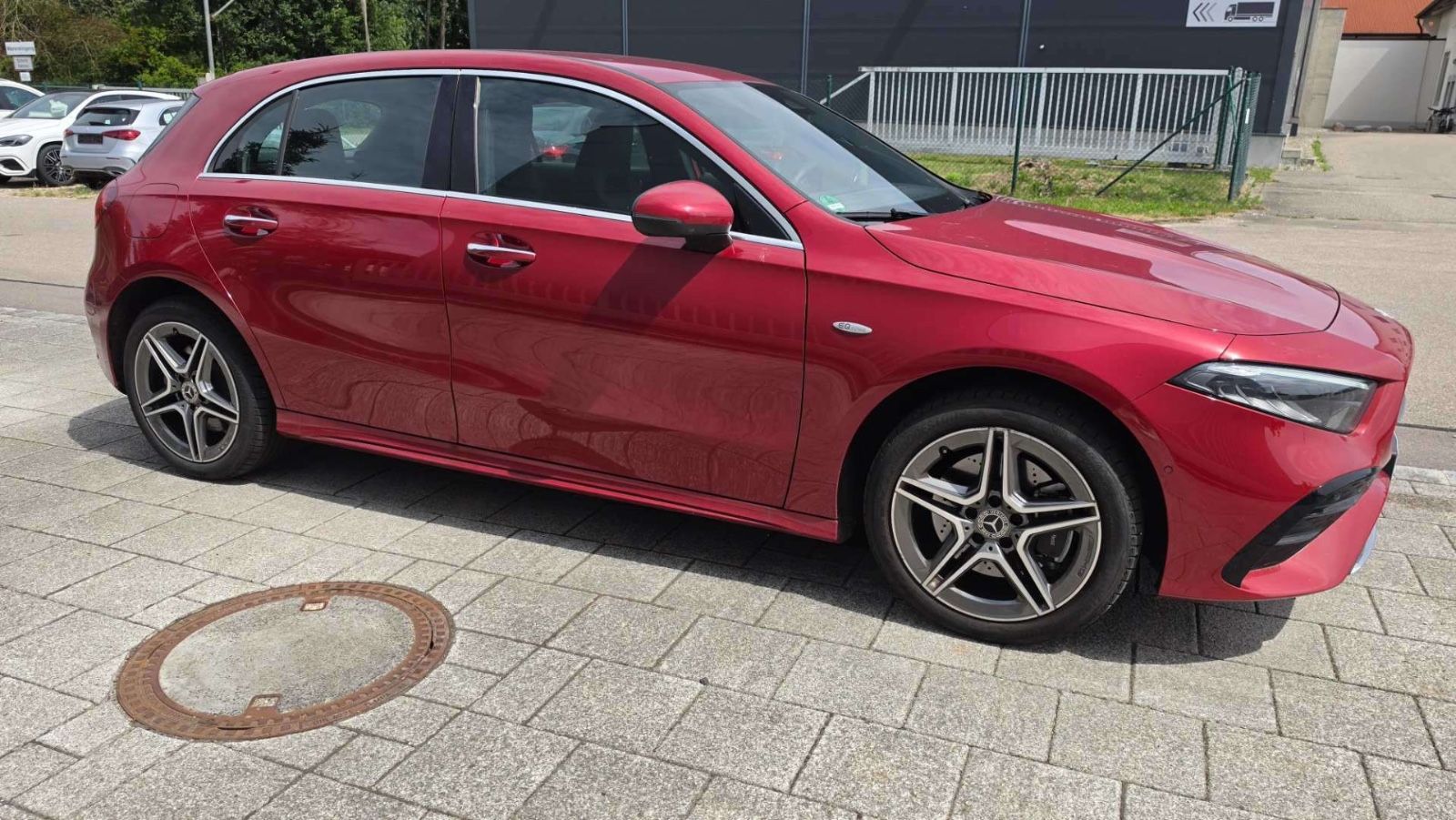 Mercedes-Benz A 250 e AMG DCT WIDESCREEN LED KAMERA AMBIENTEBE imagem 3