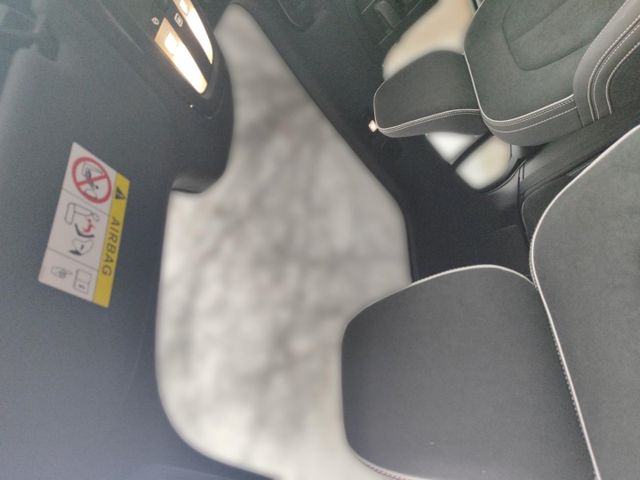 VOLVO EC40 (Bild 21 von Array)