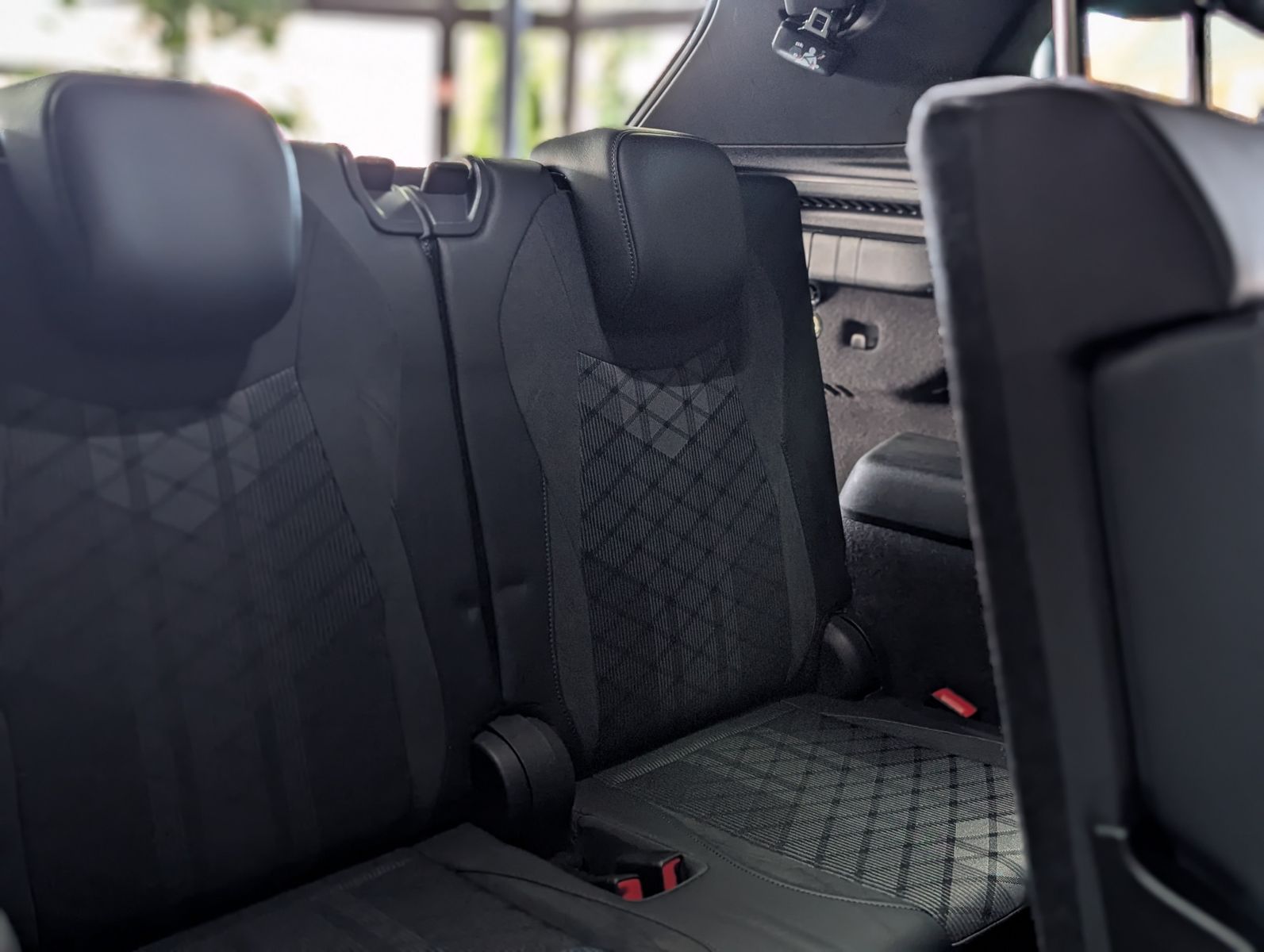 Fahrzeugabbildung Volkswagen Tayron R-Line 360°H&K LAUNCH PANO IQ-LIGHT AHK 7