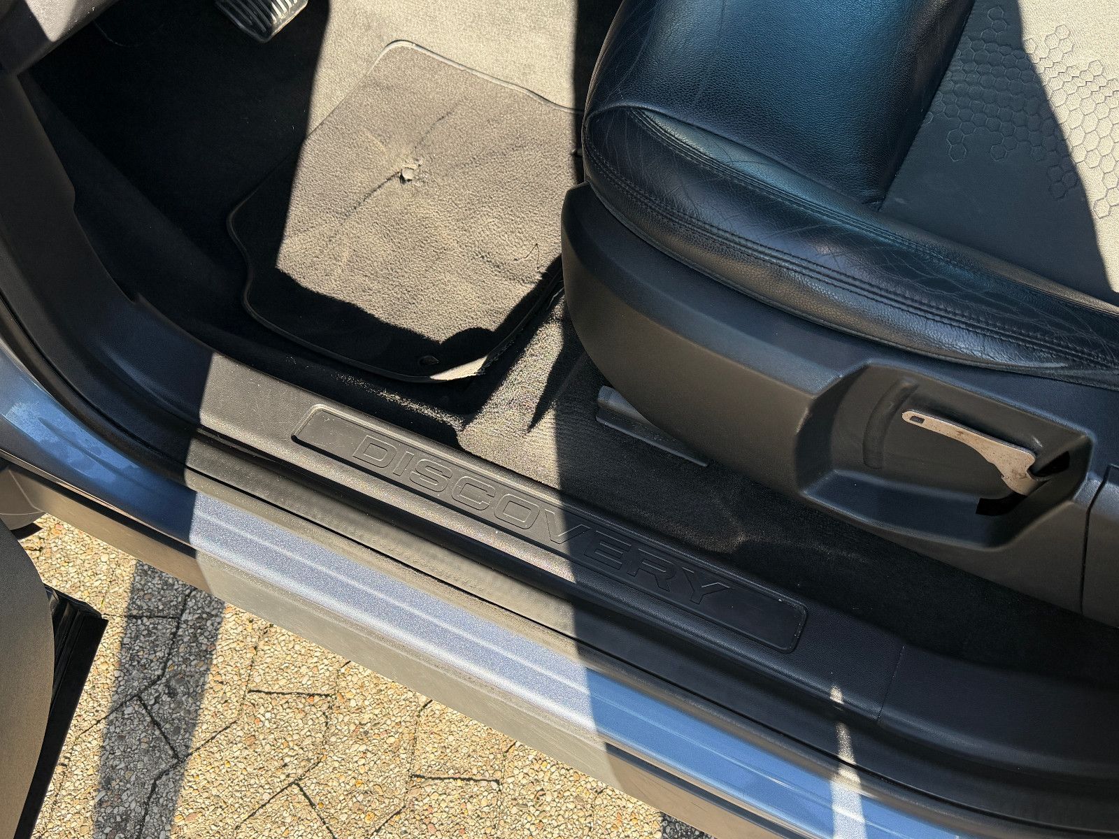 Fahrzeugabbildung Land Rover Discovery Sport SE AWD/PANO/ACC/NAVI/KAMERA/SHZ