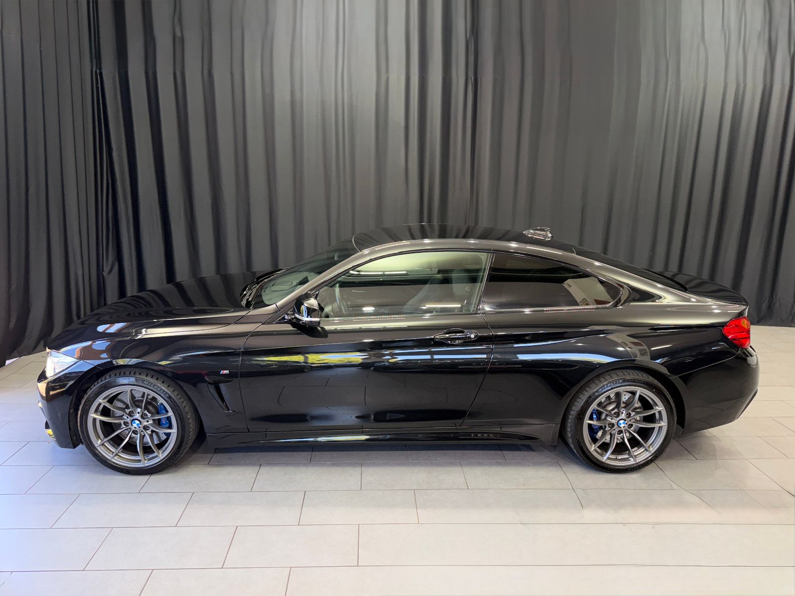 Fahrzeugabbildung BMW 435 i Coupe|SCHALTER|M-Performance|HIFI|LEDER