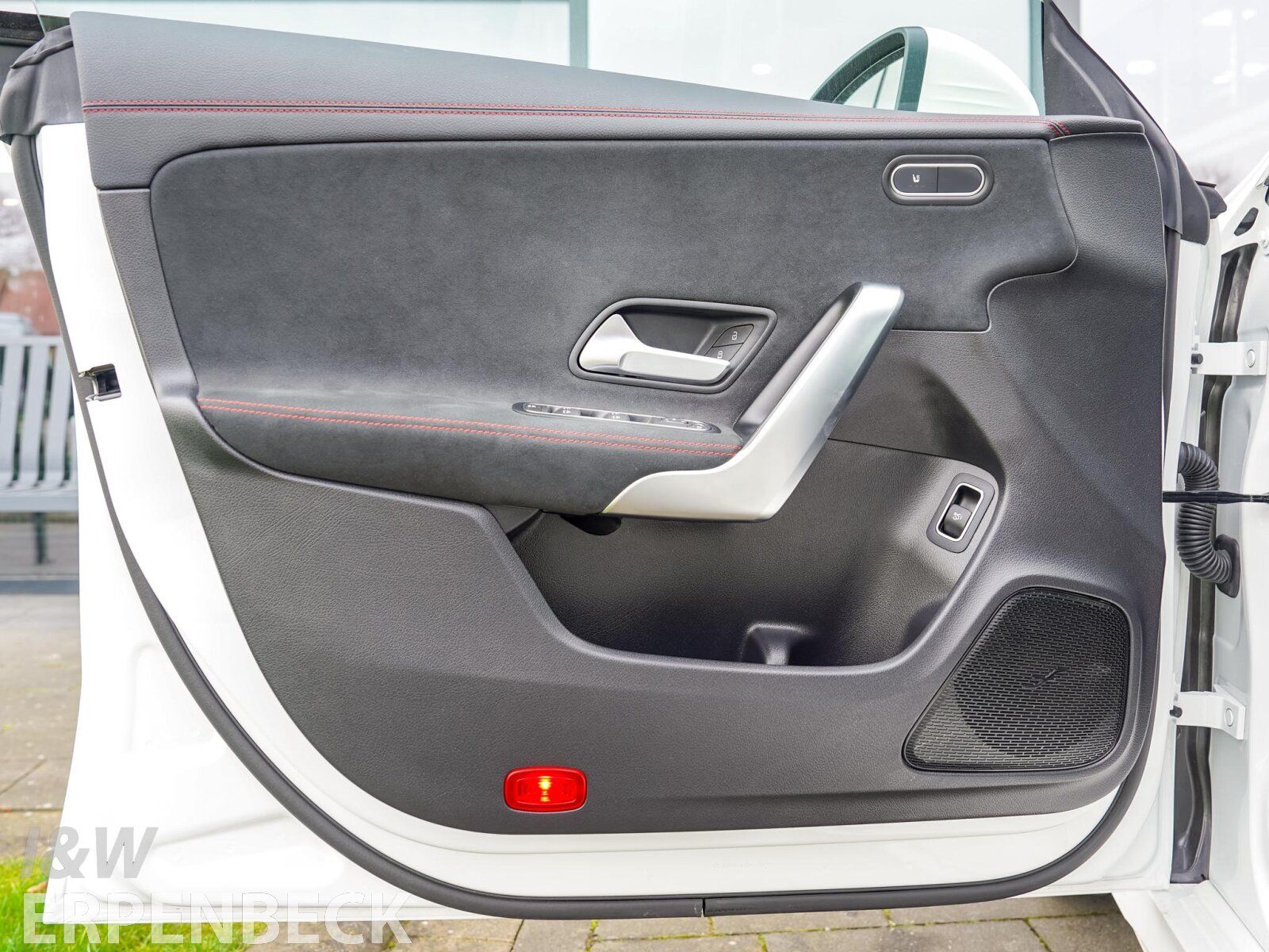 Fahrzeugabbildung Mercedes-Benz CLA 180 Coupé AMG Premium Pano Keyless LED