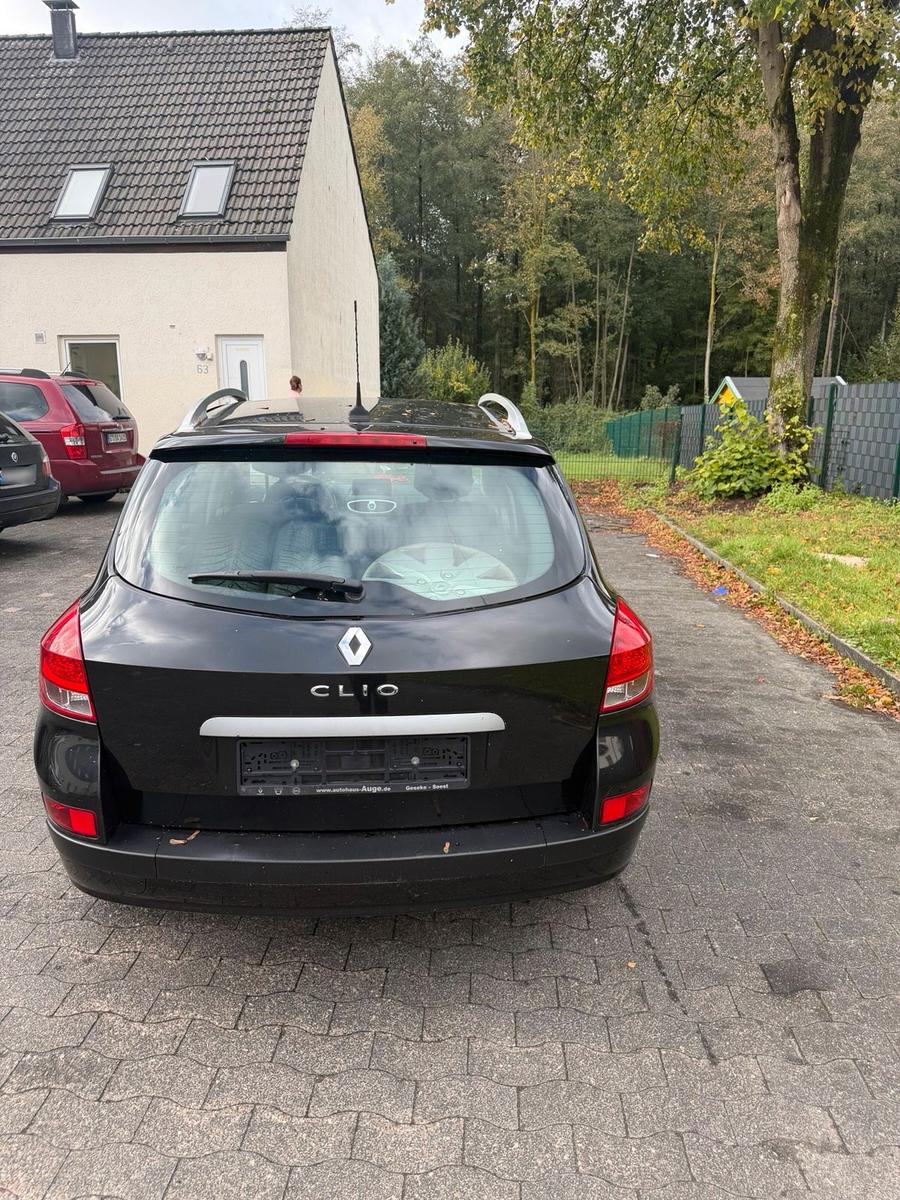 Renault Clio 2012 — engine 102 HP (75kW)