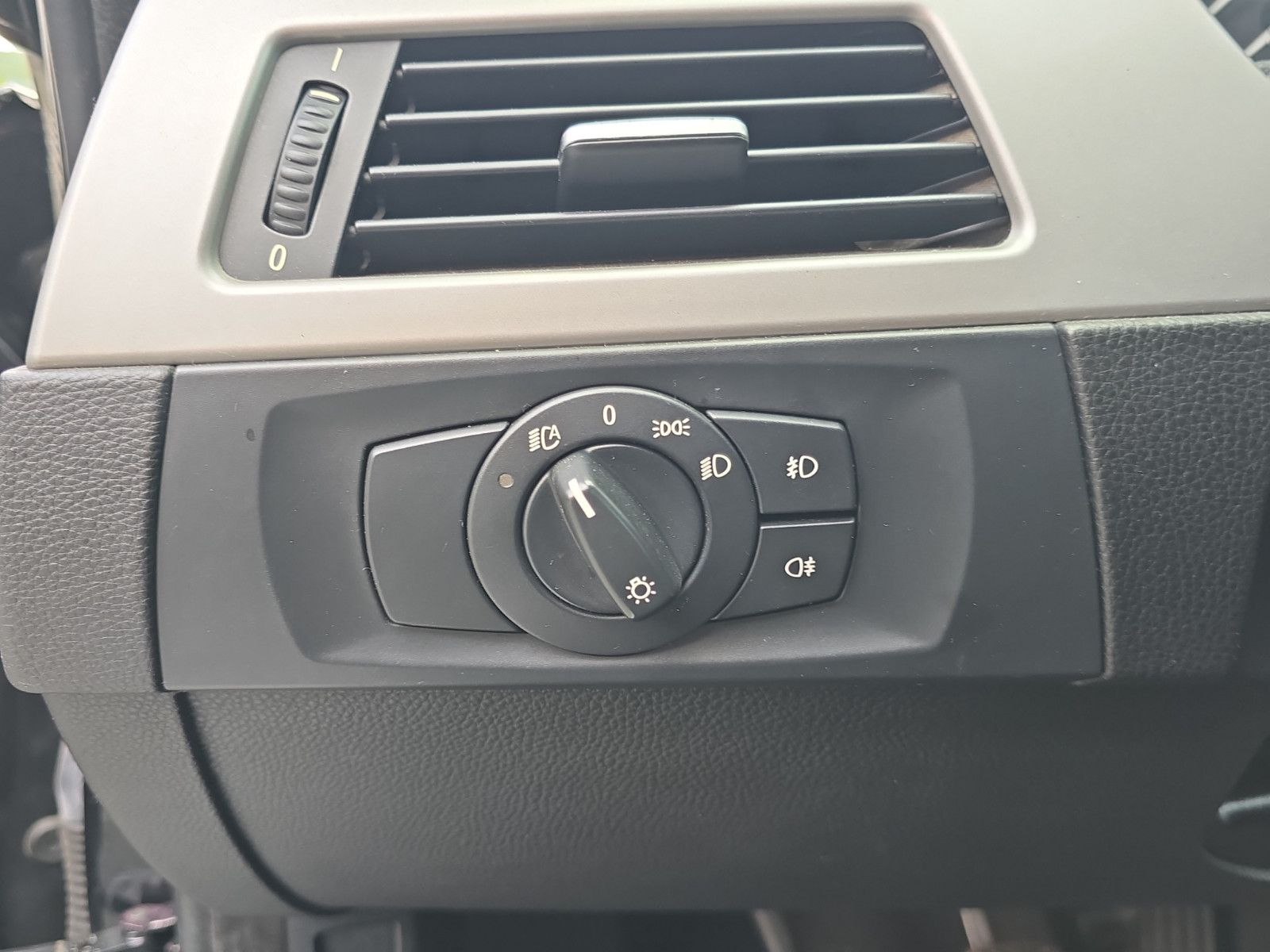Fahrzeugabbildung BMW Touring 325i*Klima*Keyless GO*Xenon*VOll