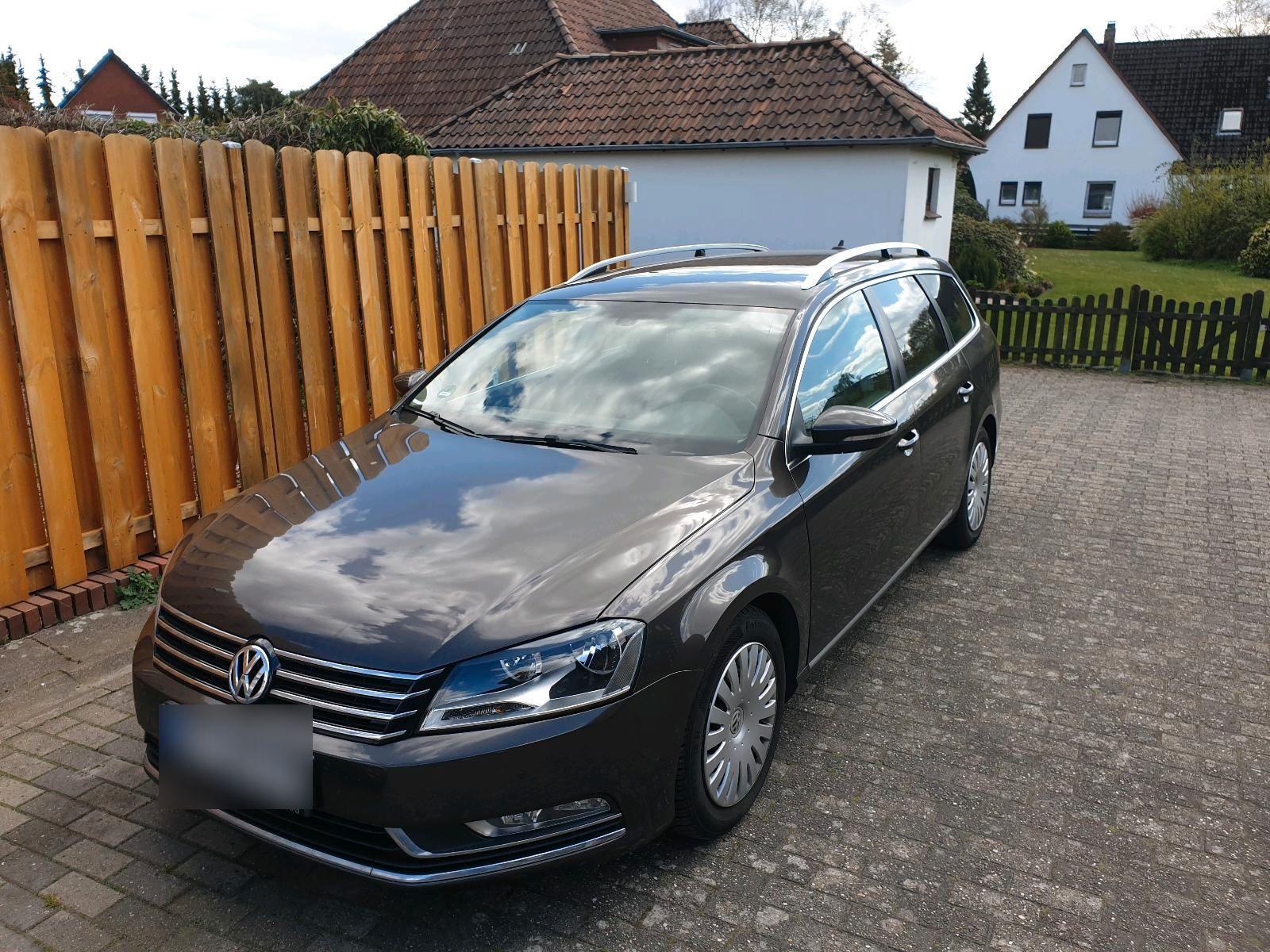 Volkswagen Passat 2013 — interior