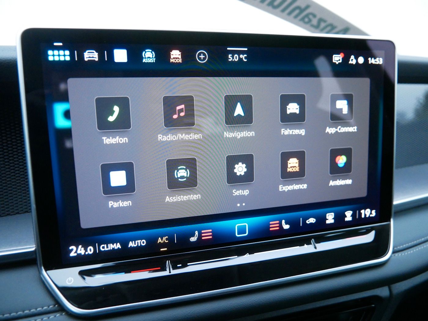 Fahrzeugabbildung Volkswagen Tayron 1.5 Life NEU55T 7-Sitzer Matrix AHK Kamer