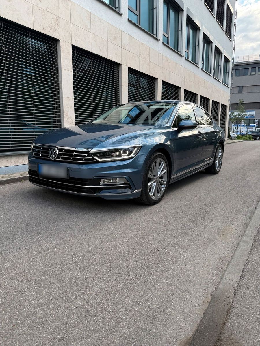 VW VW Passat B8 Limousine R-Line Super Zust...