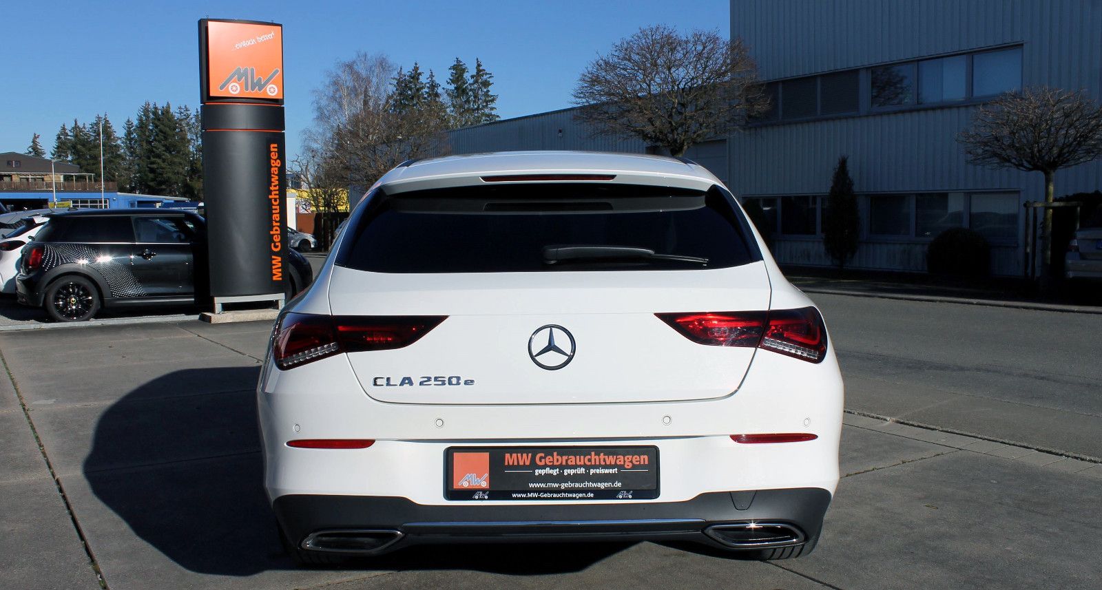 Fahrzeugabbildung Mercedes-Benz CLA 250e Shooting Brake  NAV LED PDC TEMP KAM BT