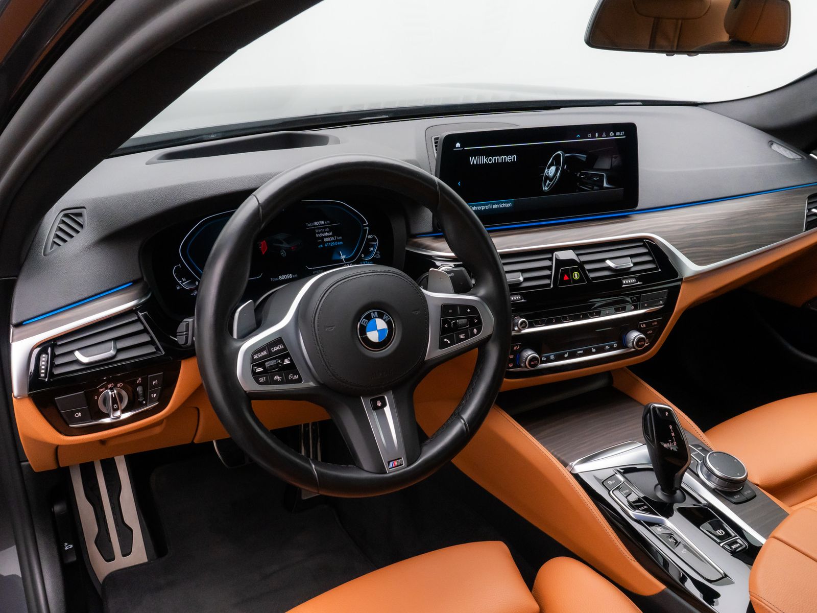 Fahrzeugabbildung BMW 545e xD M Sport 360° HUD H/K DAB AHK Komfort