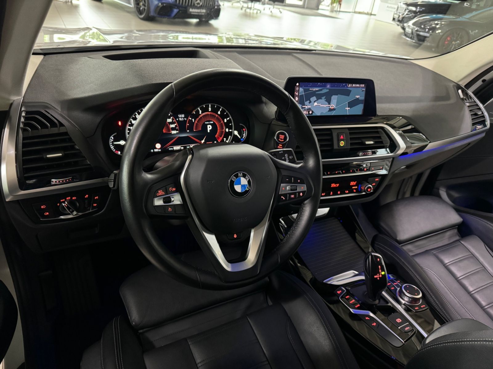 Fahrzeugabbildung BMW X3 xD20i xLine HUD CockPit+Komfort DrivAssis LED