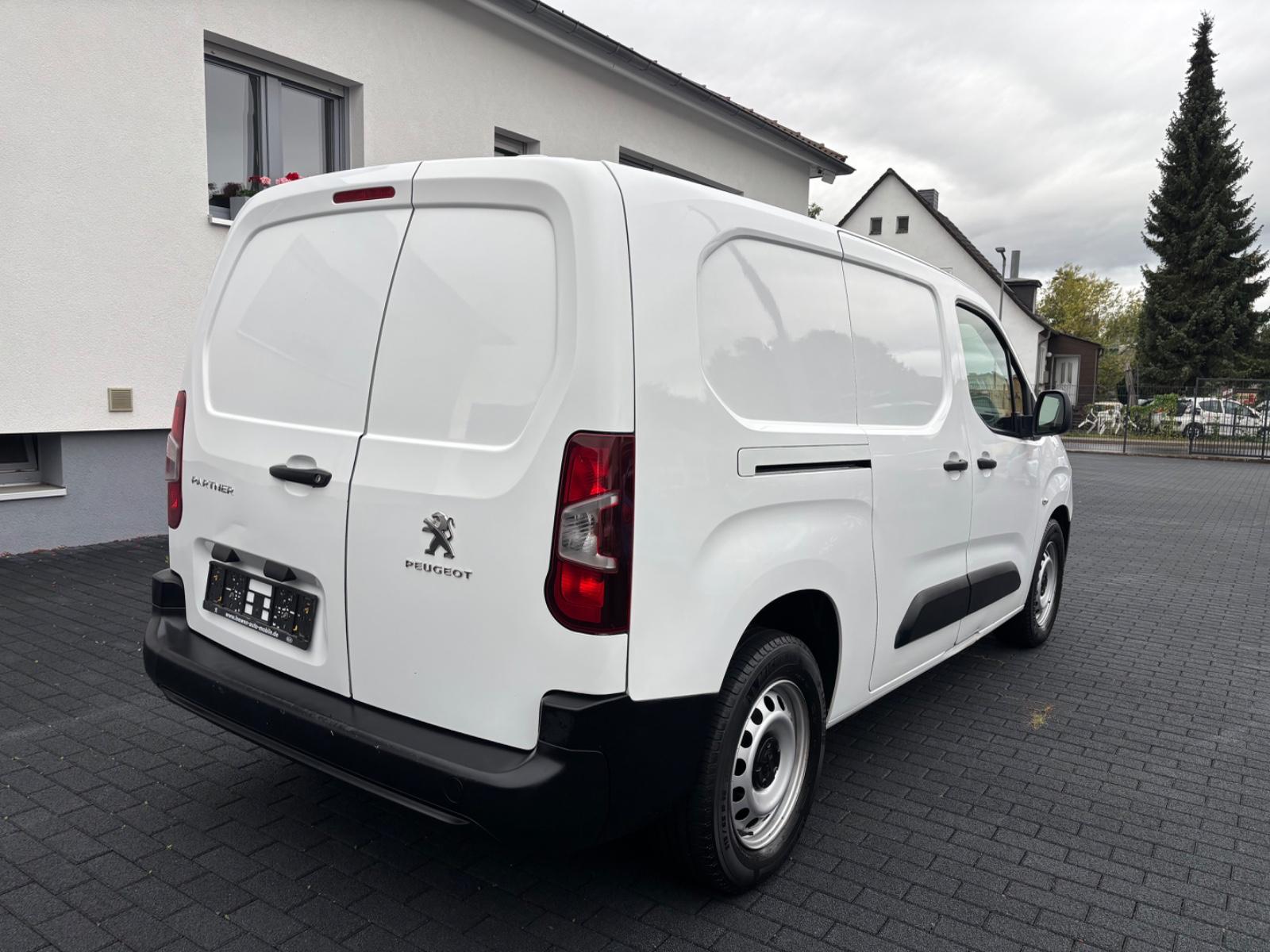 Peugeot Partner Grip L2 / 3 Sitzplätze