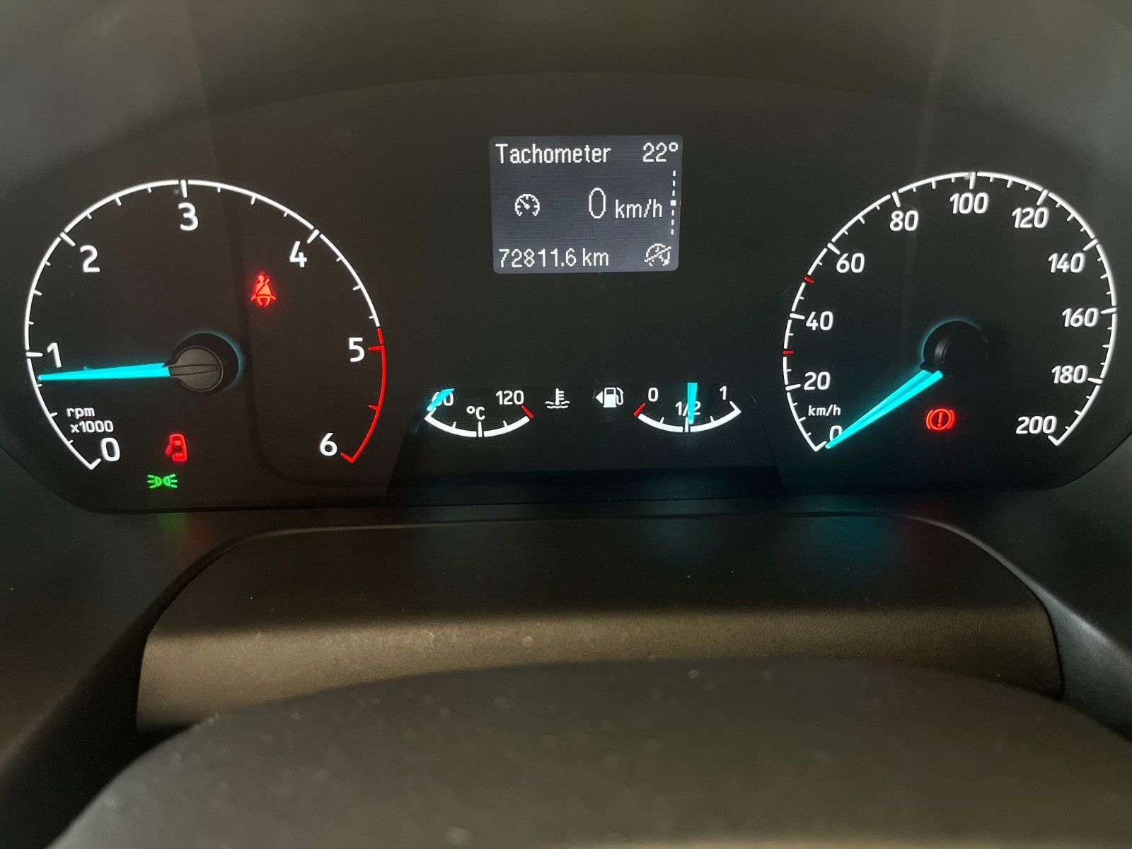 Fahrzeugabbildung Ford Transit Custom L2 TREND 9-Sitzer Klima CAM STDHZ