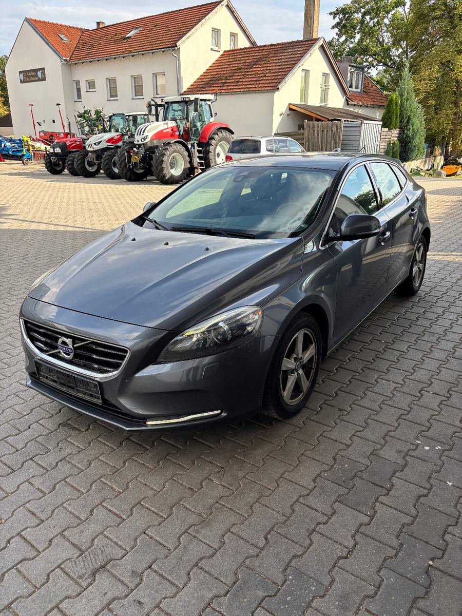 Volvo V40 Momentum