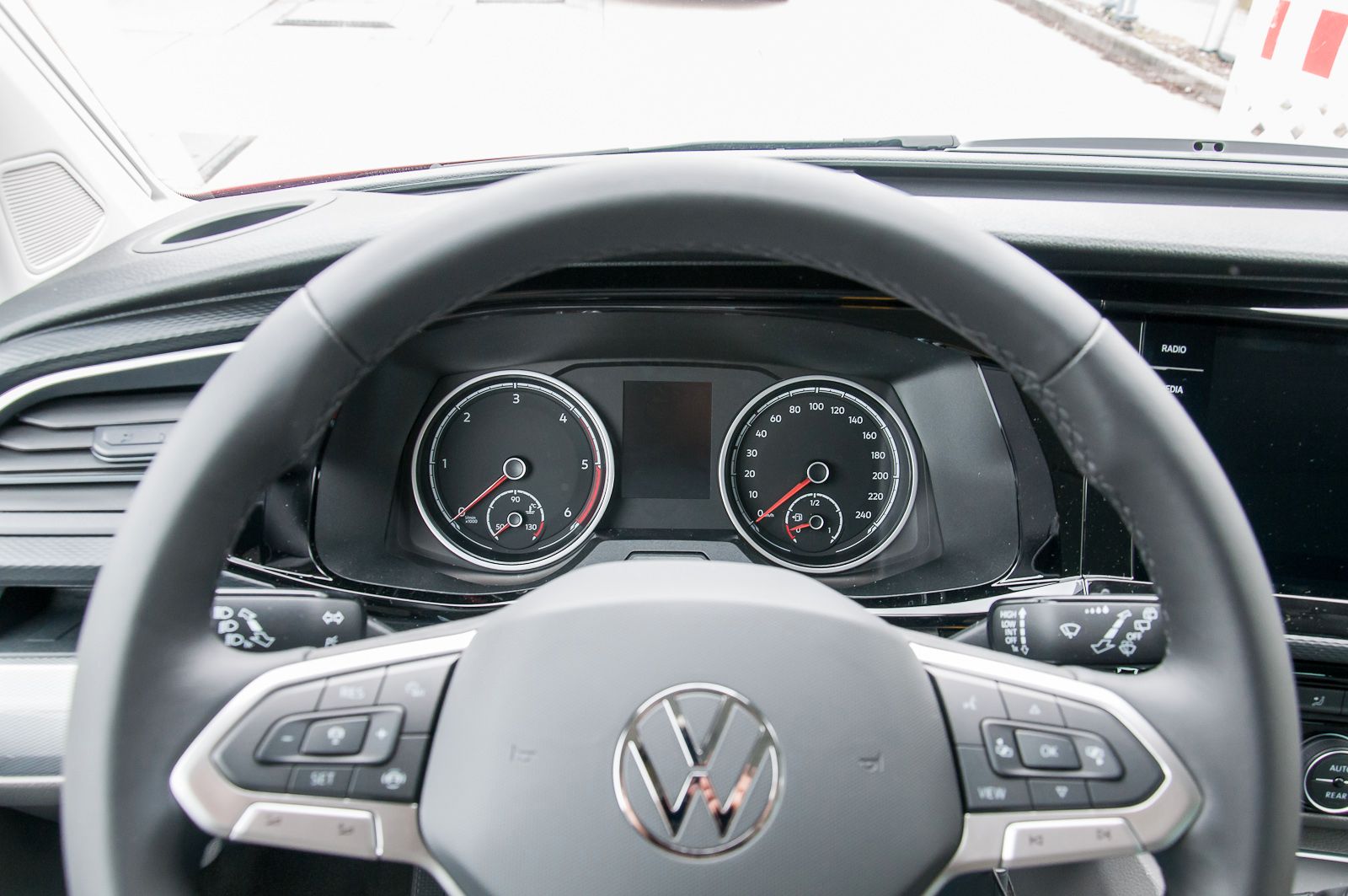 Fahrzeugabbildung Volkswagen T6.1 California Ocean Aufstelldach Motor: 2,0 l