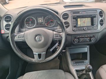 Volkswagen Tiguan - 12