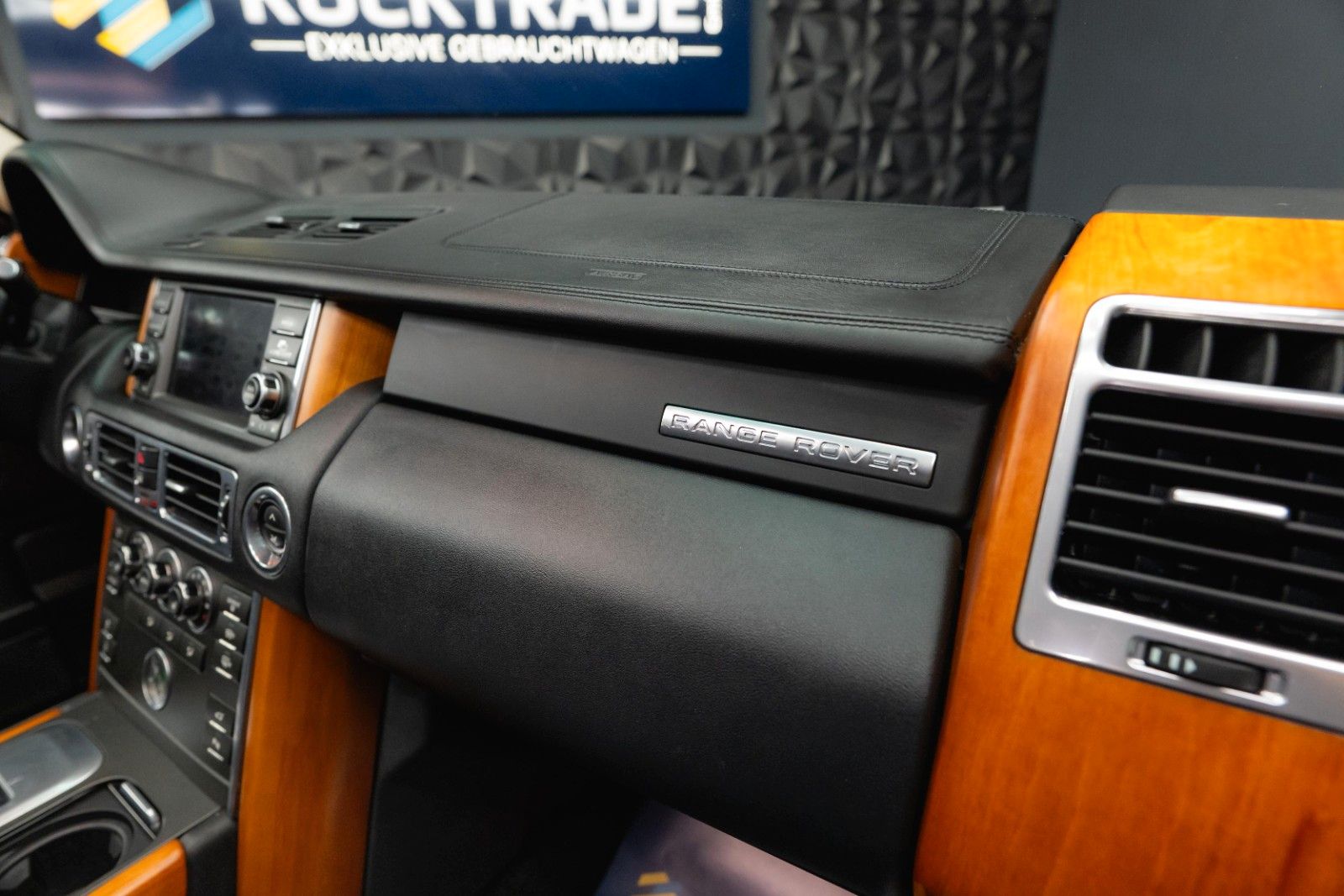 Fahrzeugabbildung Land Rover Range Rover V8 4.4 TD Vogue | Turbo + TÜV NEU