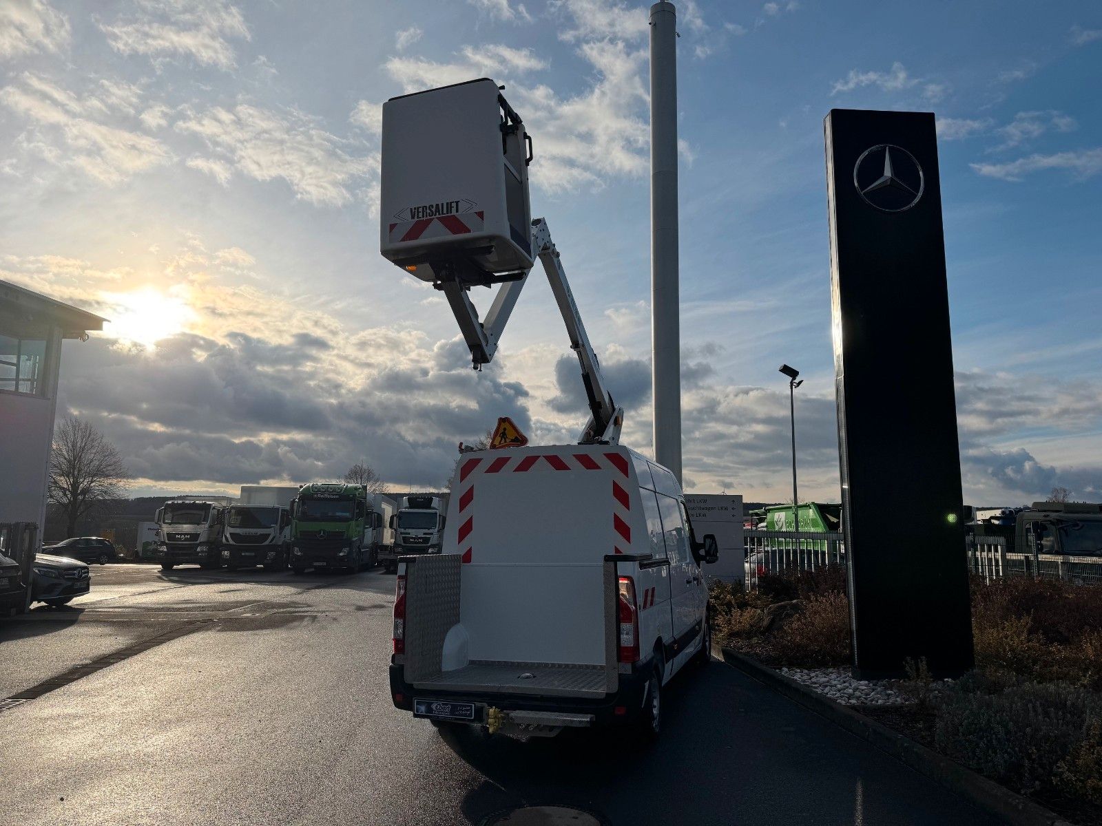 Fahrzeugabbildung Renault Master 2.3 dCi / VERSALIFT ETL-26, 11,3m