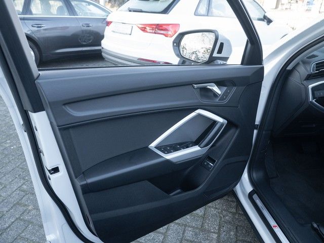 Q3 45 TFSI e S line AHK+MATRIX+RFK+NAVI