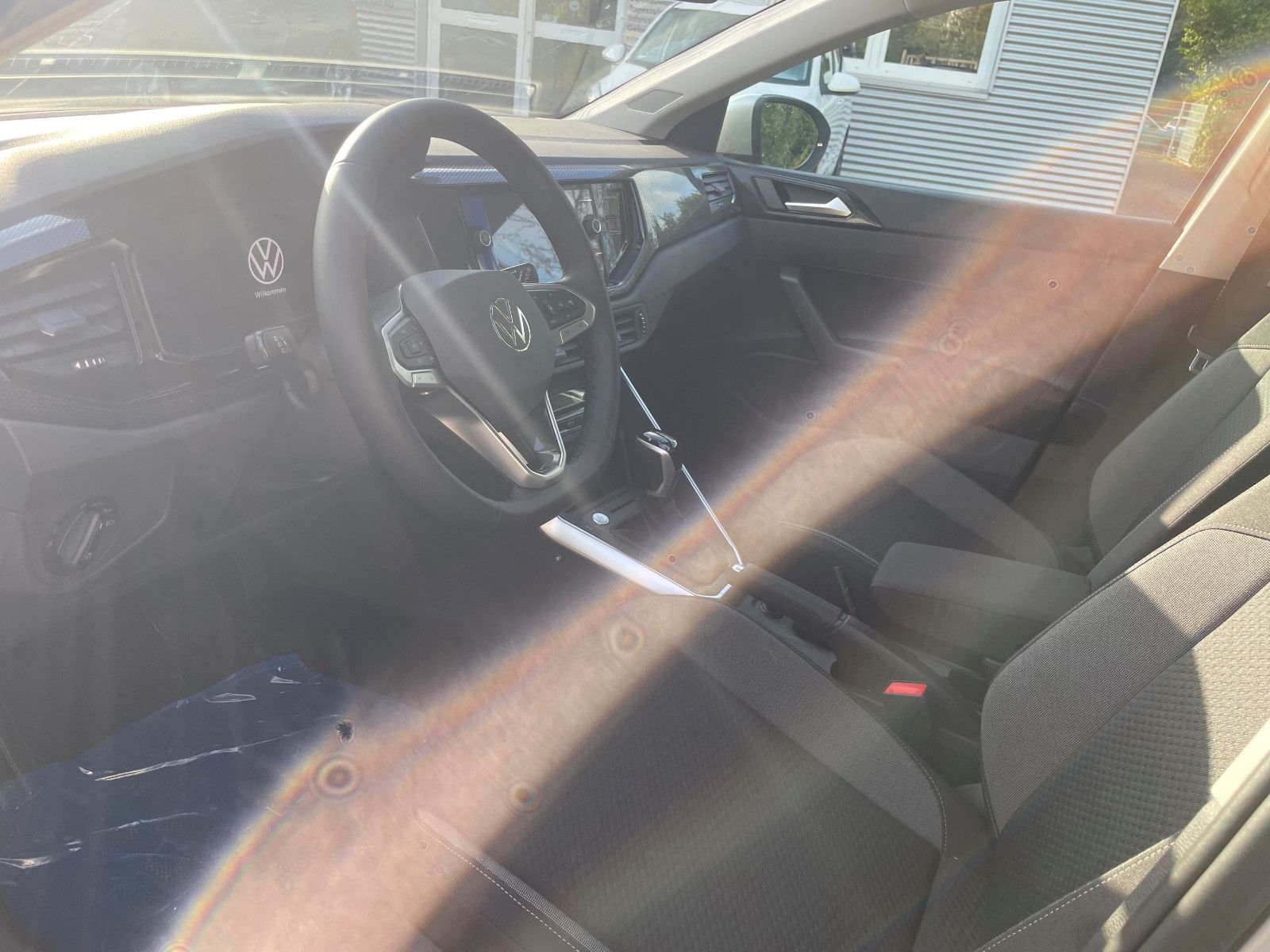 Fahrzeugabbildung Volkswagen Taigo Life 1.5 DSG DAB SHZ IQLED ALU KAM 30% UPE