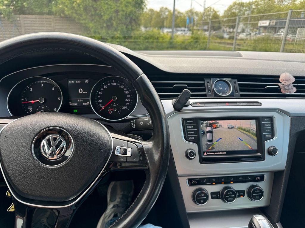 Image of Volkswagen Passat