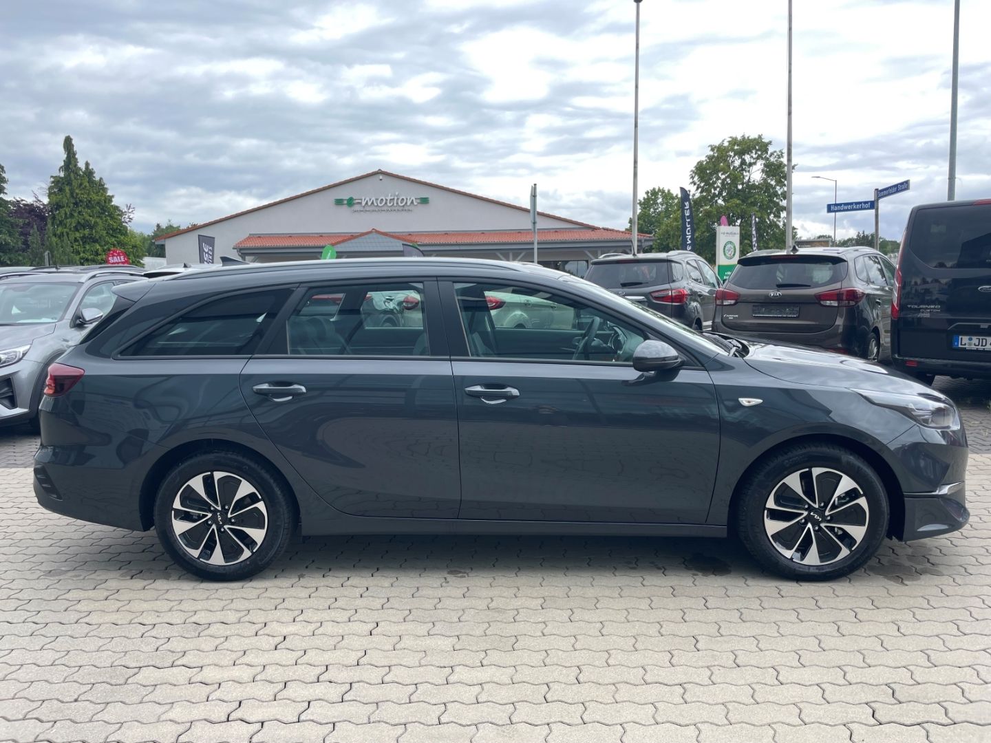 Fahrzeugabbildung Kia Ceed_sw Kamera Verkehrszeichenerk Klima Tempomat