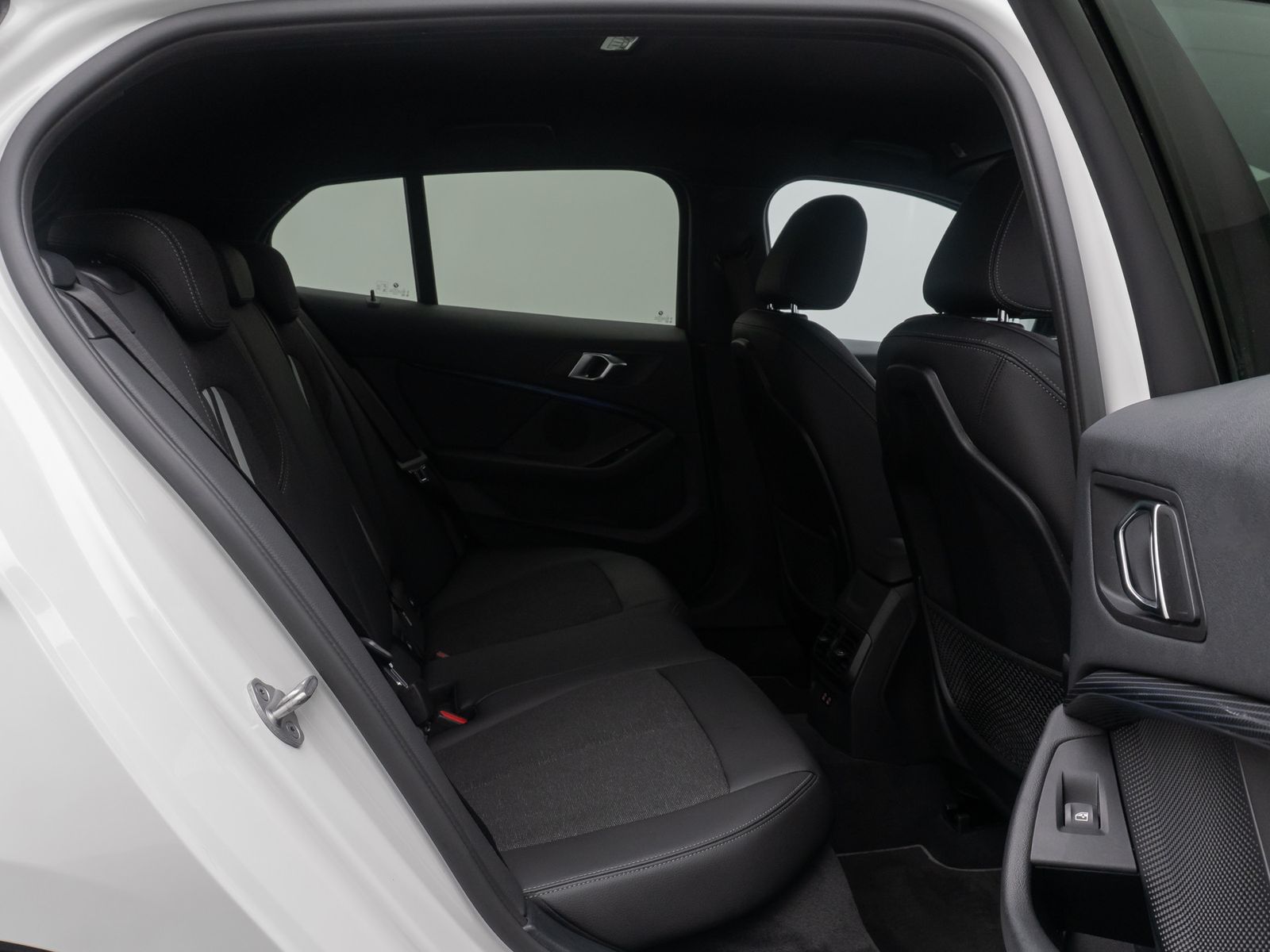 Fahrzeugabbildung BMW 118i Sport Line LED Navi DAB Tempomat