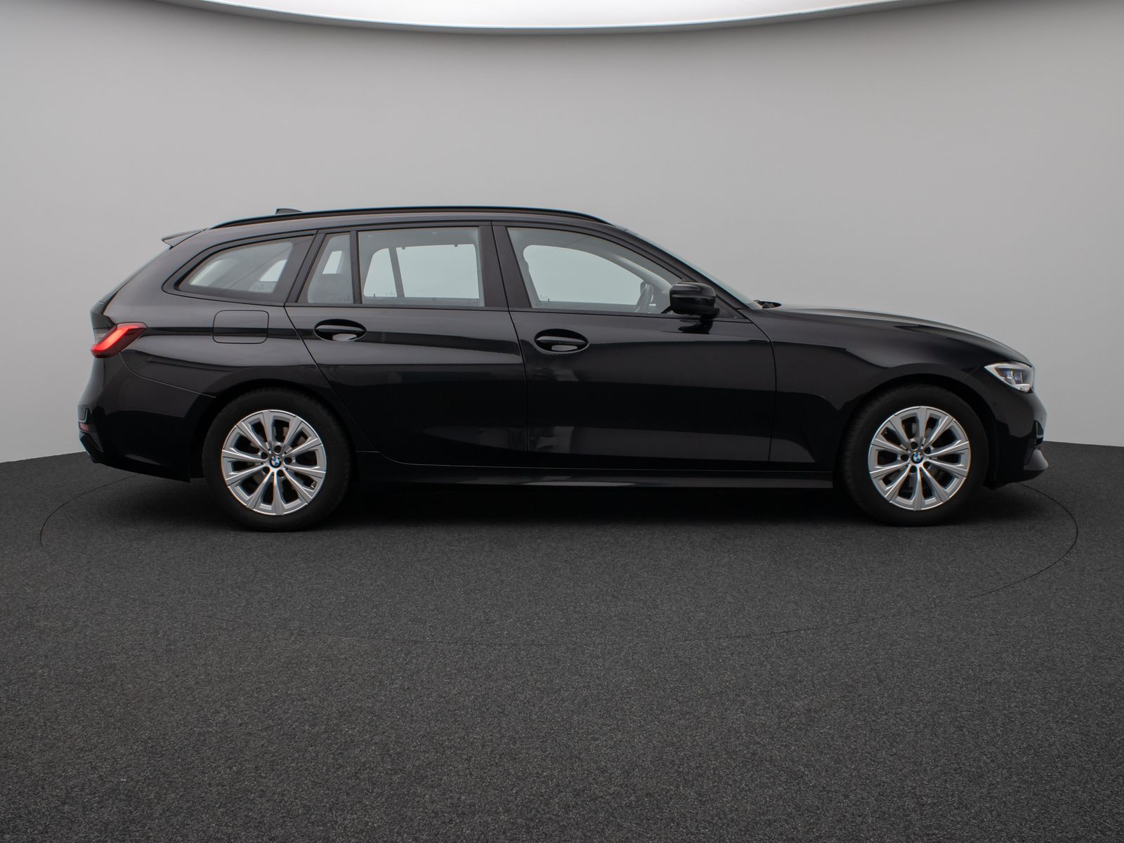 Fahrzeugabbildung BMW 320d Panorama Laser PDC HUD HiFi Komfort Alarm