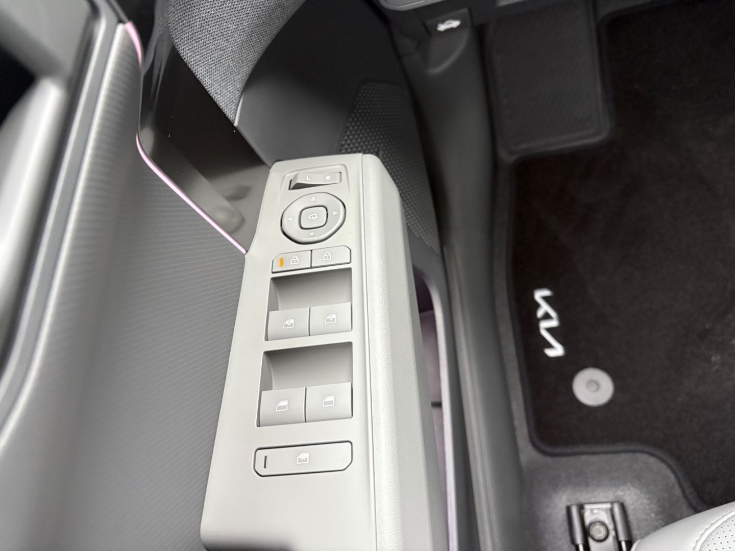 Fahrzeugabbildung Kia EV3 150 kW Earth KLIMA Harman&Kardon TotWinkAss