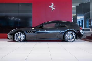 صورة 9 لـ 2018 Ferrari GTC4LUSSO